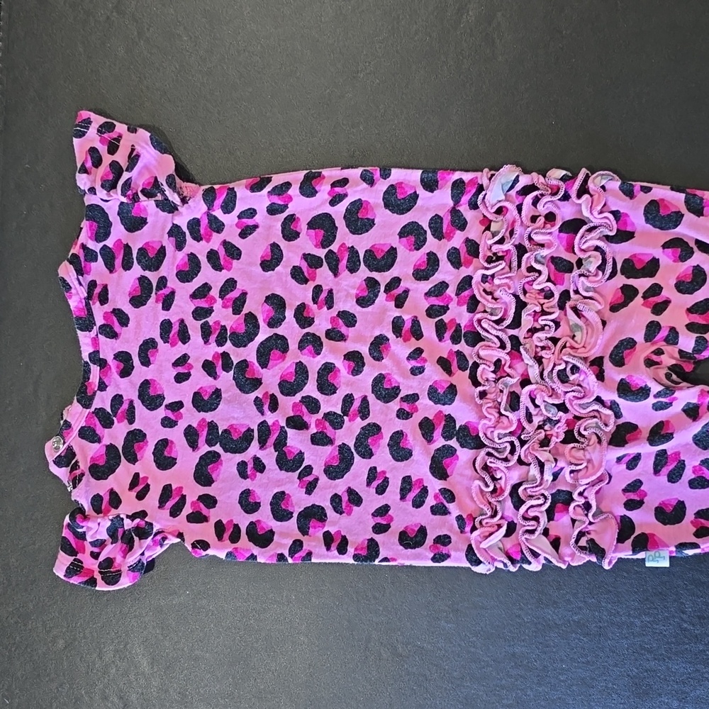POSH PEANUT ONE PIECE PAJAMA.  SHORT SLEEVE. GENTLY WORN , NO STAINS - Picture 2 of 5